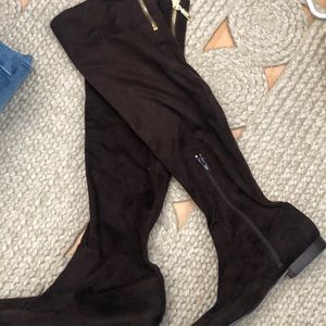 Knee high suede chocolate brown boots
